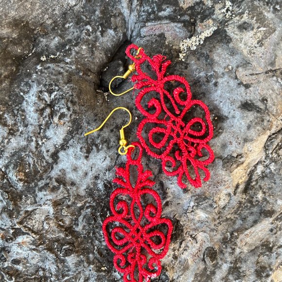 NWT Handmade Embroidered Lace CUSTOM Earrings - Picture 2 of 4